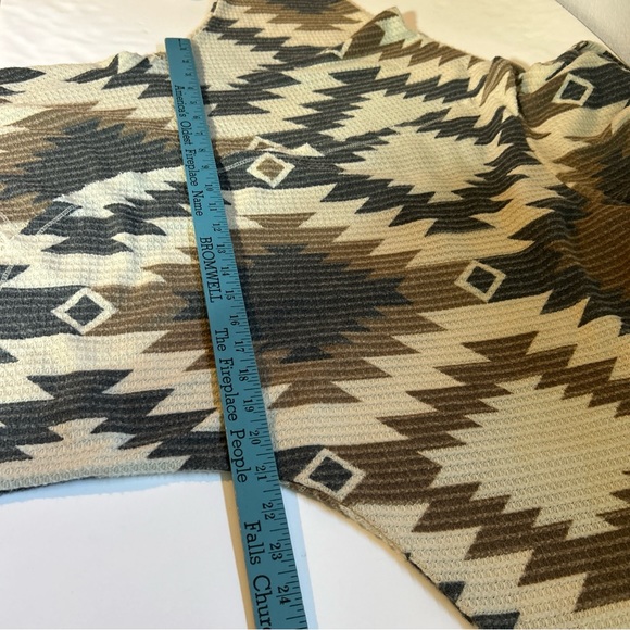 LuLaRoe Aztec Pattern Sweater Size Small - Picture 8 of 9
